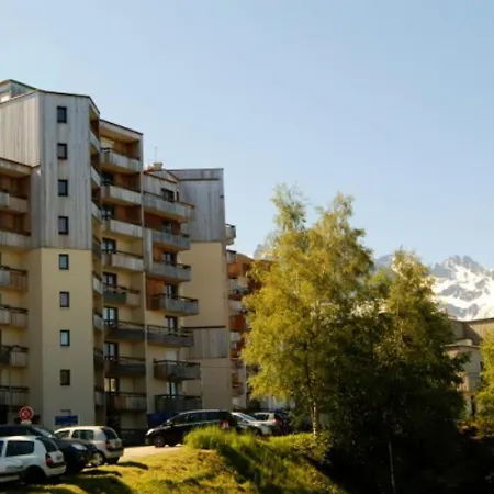 2 Pieces Au Pied Des Pistes Avec Balcon, Cuisine Equipee Et Options De Services Nombreuses - Fr-1-557-8 *