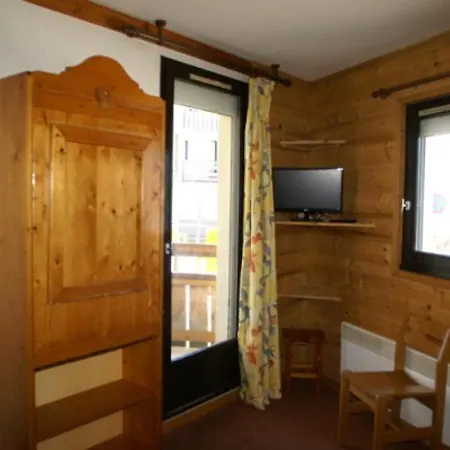 Apartment 2 Pieces Au Pied Des Pistes Avec Balcon, Cuisine Equipee Et Options De Services Nombreuses - Fr-1-557-8 Les Adrets